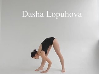 מפשקת רגליים שיערי בלרינה dasha lopuhova