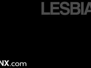 汗まみれの 異人種間の レズビアン xxx クリップ - lesbianx