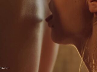 Ultrafilms 魅力的な モデル sia siberia と lottie magne ました 性的に 興奮 セックス 映画 で ザ· バスルーム と 上の ザ· ベッド