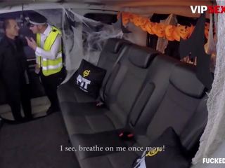 Fuckedintraffic - helouvynas jazminas jae krūtinga britiškas policija moteris kietas dulkinimasis į as mašina - vipsexvault