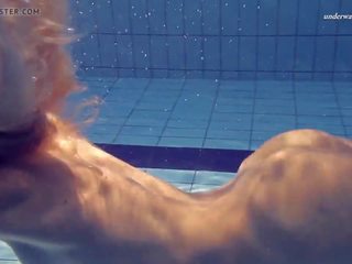 Elena proklova po vandeniu blondinė mažutė, hd x įvertinti filmas b4