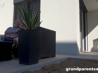 Aroused oleh saya grandparents dalam yang taman, x rated video 00