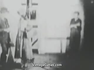 Painter σαγηνεύει και fucks ένα μονόκλινο εραστής (1920s παλιάς χρονολογίας)