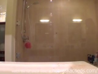Amatorskie kolegium nastolatka filming sama masturbacja prysznica golenie